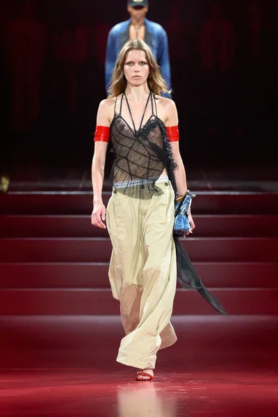 Look 27